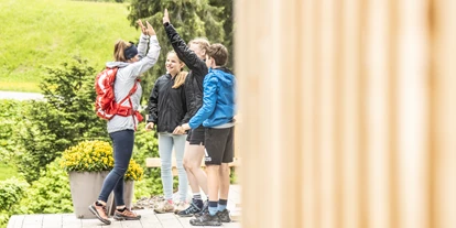 Wanderurlaub - Pauschalen für Wanderer - Faschina - Berghaus Jugendprogramm mit Marie  - Berghaus Schröcken