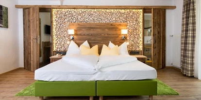 Wanderurlaub - Bettgrößen: Doppelbett - Wilten - Familienzimmer mit Balkon Haus Dreitorspitz  - Alpenpark Resort Seefeld