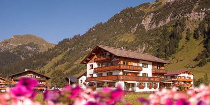 Wanderurlaub - Schnann - Hotel Alpenland