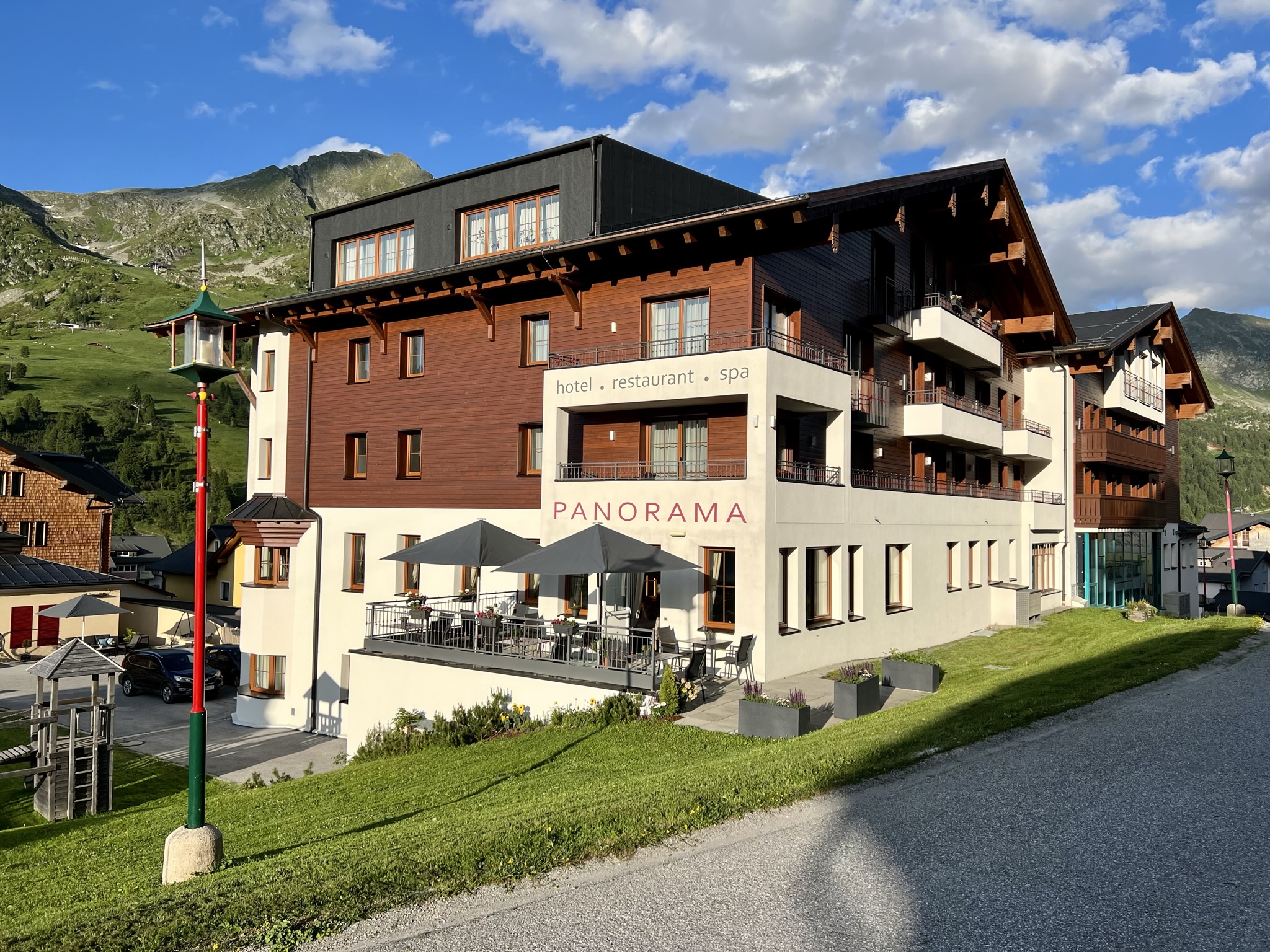 Wanderhotel - Hotel Panorama in Obertauern im Salzburger Land im Sommer. - Hotel Panorama Obertauern