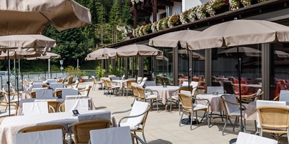 Wanderurlaub - Ausrüstungsverleih: Rucksäcke - Tiroler Unterland - Hotelterrasse - Hotel Achentalerhof