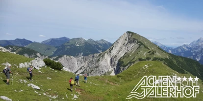 Wanderurlaub - Schwierigkeit Wanderungen: Schwarz - Bächental - geführte Gipfelwanderung Kompar - Hotel Achentalerhof