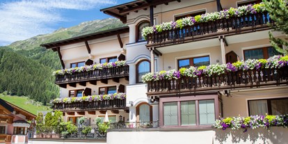 Wanderurlaub - Hüttenreservierung - Tiroler Oberland - Hotel Sonne