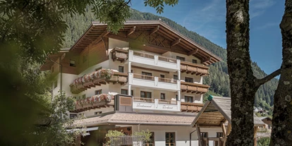 Wanderurlaub - Bergsee - Grießau (Häselgehr) - Hotel Lenz Aussenansicht - Hotel Lenz