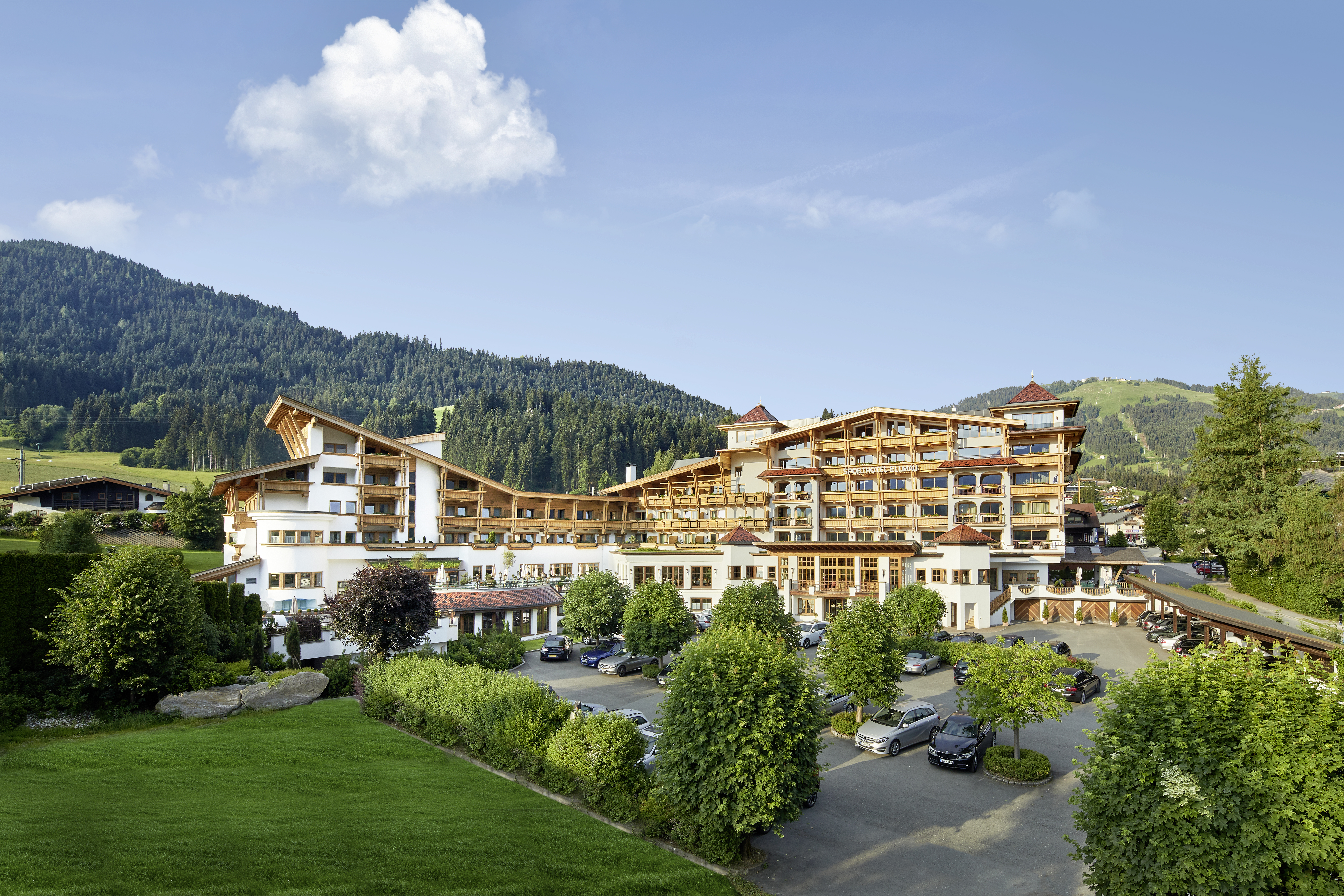 Wanderhotel - Außenansicht - Sporthotel Ellmau