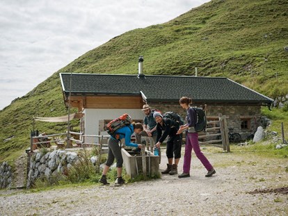 Wanderurlaub - Familienwanderung - Paßthurn - Wandern im Gebiet Wilder Kaiser - Sporthotel Ellmau