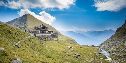 Wanderurlaub - Bettgrößen: Doppelbett - Hall in Tirol - Wedelhütte im Wandergebiet Hochzillertal, Zillertaler Höhenstrasse, Gipfel Wimbachkopf - Wedelhütte Hochzillertal