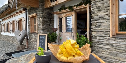 Wanderurlaub - Schuhputzmöglichkeit - Fiecht - Wedelhütte Restaurant mit einer Prise Zeitgeist im Wandergebiet Hochzillertal - Wedelhütte Hochzillertal