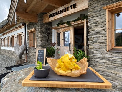 Wanderurlaub - Ausrüstungsverleih: Kletterausrüstung - Kaltenbach (Kaltenbach) - Wedelhütte Restaurant mit einer Prise Zeitgeist im Wandergebiet Hochzillertal - Wedelhütte Hochzillertal
