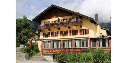 Wanderurlaub - Schwierigkeit Wanderungen: Schwarz - Höfen (Höfen) - Sommeraussenansicht - Die Lilie - Hotel Garni