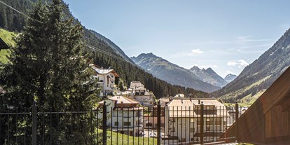 Wanderurlaub - Bettgrößen: Doppelbett - Tiroler Oberland - Hotel Post Ischgl - Logenplatz für Genießer - Hotel Post Ischgl