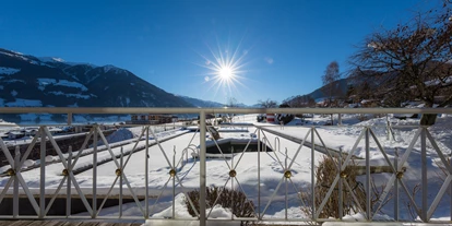 Wanderurlaub - Bettgrößen: King Size Bett - Volderwald - Natur-Schwimmteich im Winter - Gardenhotel Crystal