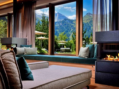 Wanderurlaub - Bettgrößen: King Size Bett - Mayrhofen (Mayrhofen) - Ruheraum mit Bergblick - Hotel Alpenhof