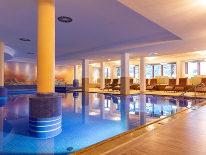 Wanderurlaub - Pools: Außenpool beheizt - Tux - Schwimmbad im VITALIS SPA vom Hotel Alpenhof - Hotel Alpenhof