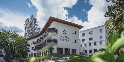 Wanderurlaub - Parkplatz: gebührenpflichtig beim Hotel - S-chanf - Hotel Strela