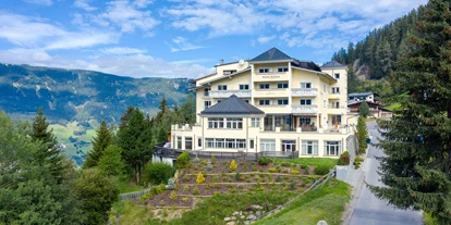 Wanderurlaub - Touren: Wanderung - Fließ - Aussenansicht  - Wellness Aparthotel Panorama Alpin