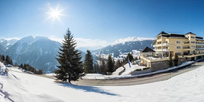Wanderurlaub - Ausrüstungsverleih: Kindertrage - Quadratsch - Aussenansicht Hotel Winter - Wellness Aparthotel Panorama Alpin