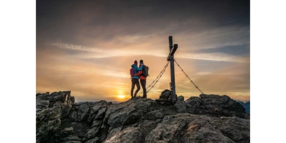 Wanderurlaub - Ausrüstungsverleih: Teleskopstöcke - Innerschmirn - Sonnenaufgangswanderung und 5x wöchentlich verschiedene Touren - ADLER INN Tyrol Mountain Resort SUPERIOR