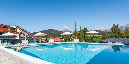 Wanderurlaub - Pools: Außenpool beheizt - Seefeld in Tirol - Beheiztes Außenpool - Wellnesshotel Schönruh - Adults Only