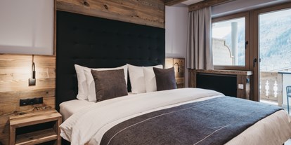 Wanderurlaub - Bettgrößen: Doppelbett - Emberg (Kaltenbach) - VAYA Zillertal SPA Suite Schlafzimmer - VAYA Zillertal