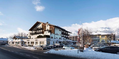 Wanderurlaub - Hüttenreservierung - Volderwald - Hotelansicht im Winter - 4**** DER RESCHENHOF