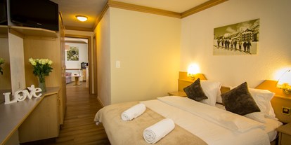 Wanderurlaub - Bettgrößen: Doppelbett - Walliser Alpen - Familien Suite - Südseite orientiert - Hotel Bristol*** Saas-Fee