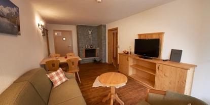 Wanderurlaub - Massagen - Naters - Panorama Suite - Wohnzimmer - Hotel Bristol*** Saas-Fee