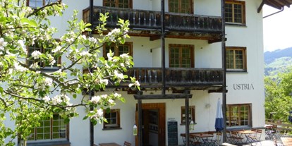 Wanderurlaub - Familienwanderung - Graubünden - Aussenansicht - Hotel Ucliva