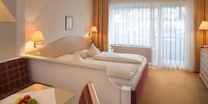 Wanderurlaub - Hotel-Schwerpunkt: Wandern & Kulinarik - Allgäuer Alpen - Einrichtungsbeispiel Doppelzimmer - Vitalhotel Interest 