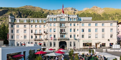 Wanderurlaub - persönliche Tourenberatung - Graubünden - Sporthotel mit Garten-Restaurant an der Via Maistra.  - Sporthotel Pontresina