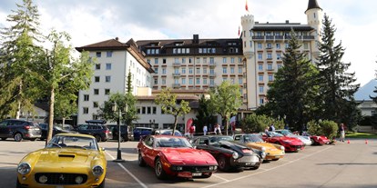 Wanderurlaub - Bettgrößen: Doppelbett - Schweiz - Gstaad Palace Outdoor View Summer - Gstaad Palace
