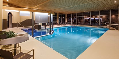 Wanderurlaub - Pauschalen für Wanderer - Schweiz - Schwimmbad - Beausite Park Hotel Wengen