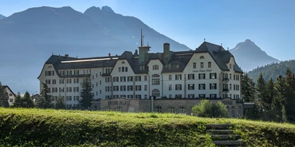 Wanderurlaub - Wanderschuhe: 2 Wanderschuhe - Schweiz - Aussenansicht - Cresta Palace Hotel