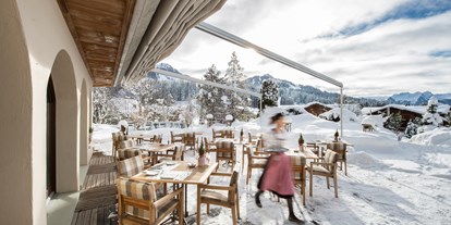 Wanderurlaub - Hüttenreservierung - Berner Alpen - Panoramaterrasse mit Blick in die Berge des Saanenlandes.  - GOLFHOTEL Les Hauts de Gstaad & SPA