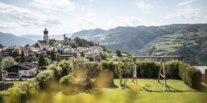 Wanderurlaub - Pools: Innenpool - Trentino-Südtirol - Spielplatz -  Hotel Emmy-five elements