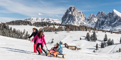 Wanderurlaub - Winterwanderung - Badia - Cavallino Bianco Family Spa Grand Hotel