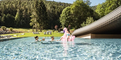Wanderurlaub - Hotelbar - Badia - Infinity Pool - Falkensteiner Family Resort Lido