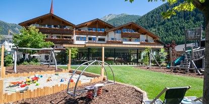 Wanderurlaub - Kinderbetreuung - Südtirol - Familienhotel Huber