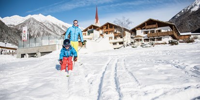 Wanderurlaub - Ausrüstungsverleih: Kindertrage - St. Lorenzen (Trentino-Südtirol) - Familienhotel Huber
