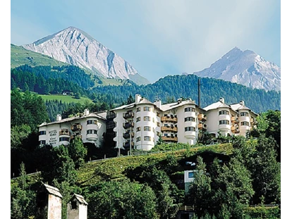 Wanderurlaub - Schwierigkeit Klettersteig: A - Fleiß - Aussenansicht Goldriedpark mit Appartements 45 und 55 m2 - Hotel Goldried