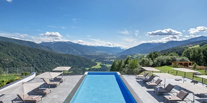 Wanderurlaub - Hotel-Schwerpunkt: Wandern & Wellness - Trentino-Südtirol - Hotel mit Infinitypool - Panoramahotel Huberhof