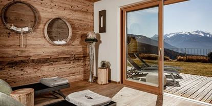 Wanderurlaub - Winterwanderung - Trentino-Südtirol - Ruheraum Südtirol mit Aussicht - Panoramahotel Huberhof