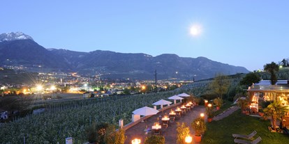 Wanderurlaub - Preisniveau: moderat - Lana (Trentino-Südtirol) - Romantischer Panoramablick über Meran - Bio- & Wellnesshotel PAZEIDER