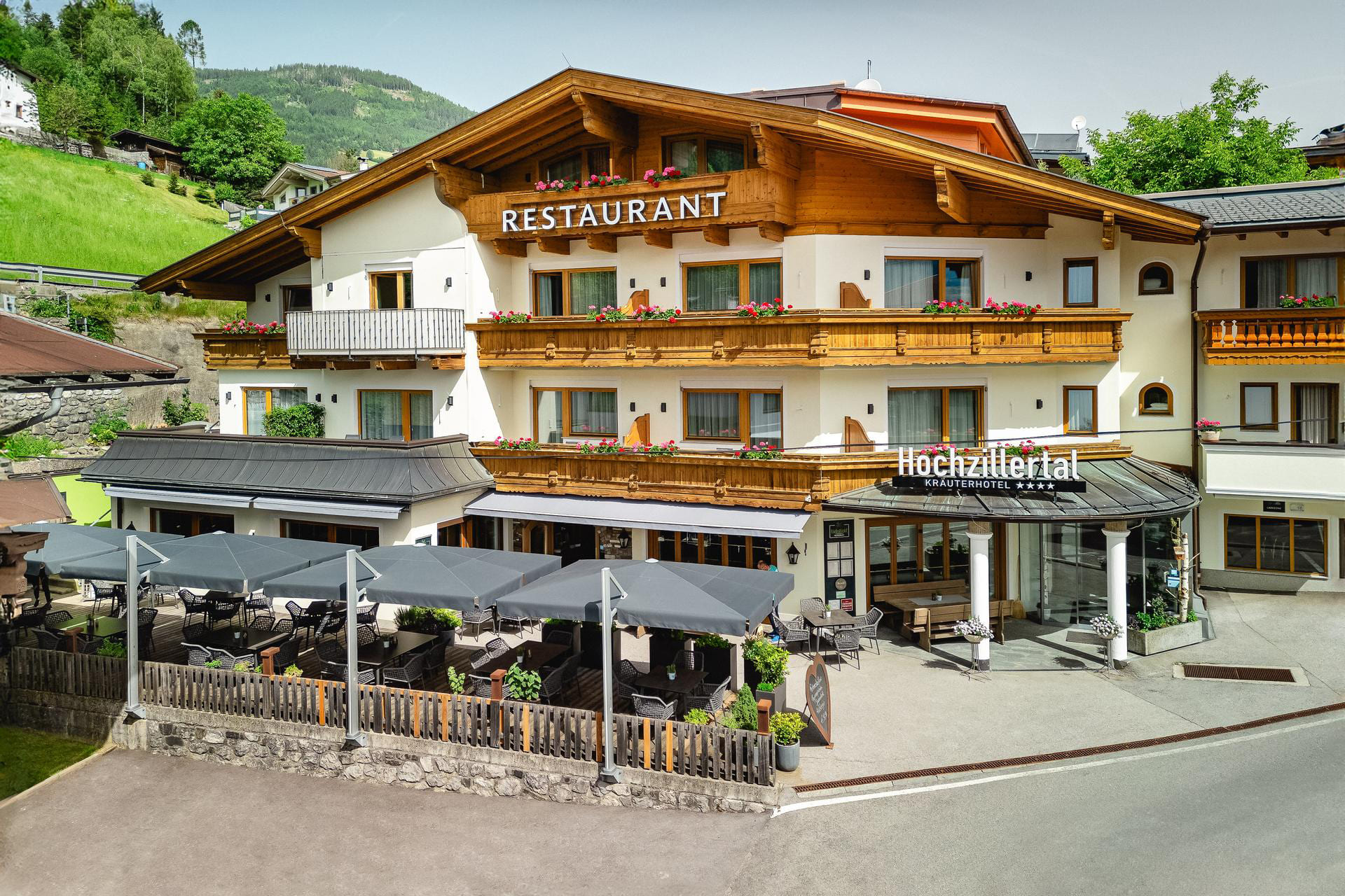 Wanderhotel - Außenansicht 
 - Kräuterhotel Hochzillertal****