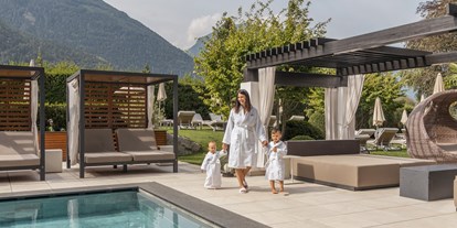 Wanderurlaub - Kinderbetreuung - Südtirol - Außenpool - Hotel Paradies Family & Spa