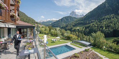 Wanderurlaub - Wanderschuhe: 1 Wanderschuh - Südtirol - Diamant SPA Resort