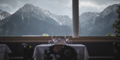 Wanderurlaub - Wellnessbereich - Colfosco - Restaurant mit Panoramablick - Berghotel Zirm 