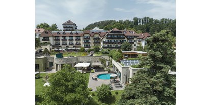 Wanderurlaub - Touren: Hochtour - Wolkenstein-Gröden - Frontalansicht  - Hotel Bemelmans-Post