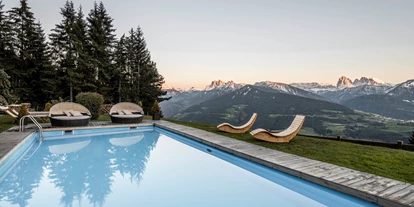 Wanderurlaub - Winterwanderung - Trentino-Südtirol - Panoramapool - Granpanorama Wellness Hotel Sambergerhof