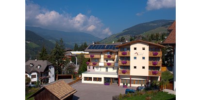 Wanderurlaub - Verpflegung: Frühstück - Niederdorf (Trentino-Südtirol) - Hotel Mirabel
